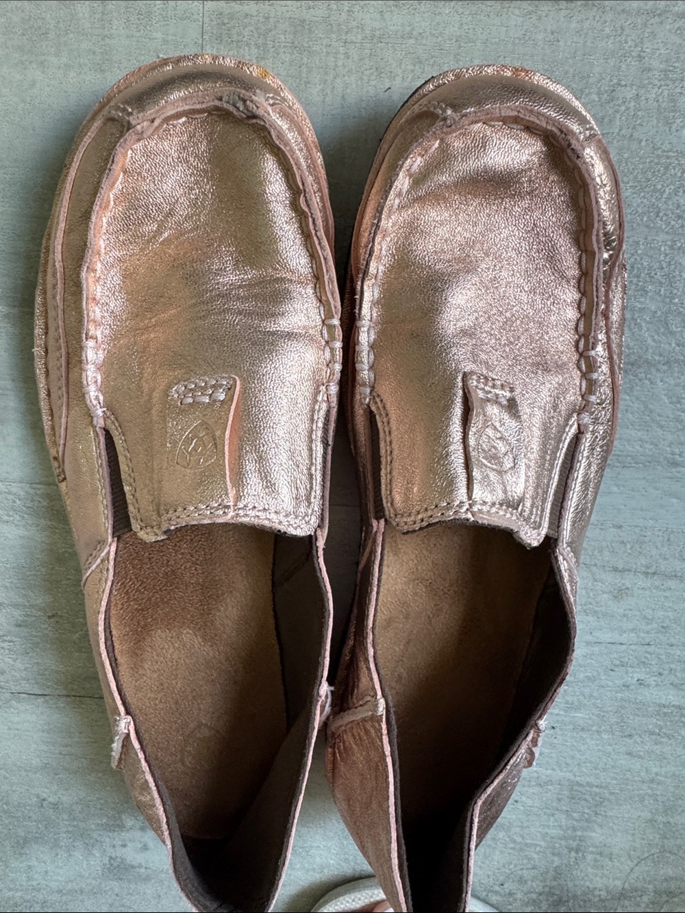 ARIAT Cruisers Metallic Rose Gold Slip-On Loafers - Women's Casual Comfort